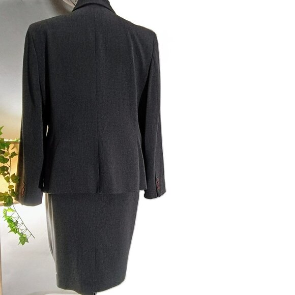 EUC: Jones & Co Size 18 Gray Three-Piece Suit - Picture 5 of 15